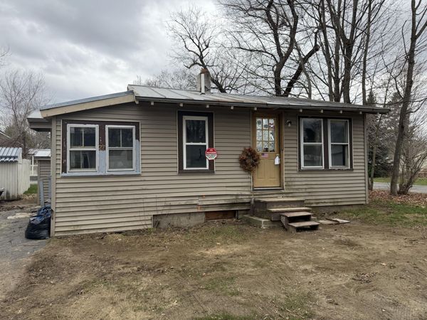 27 Saint John Street , Skowhegan, ME 04976