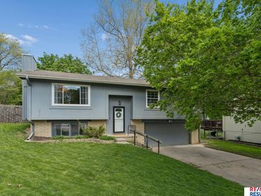 15230 Lincoln Circle , Omaha, NE 68154
