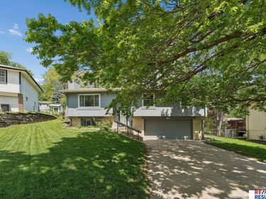 15230 Lincoln Circle, Omaha, NE 68154