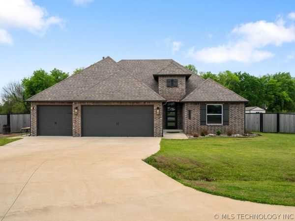 32302 E 67th Place S, Broken Arrow, OK 74014