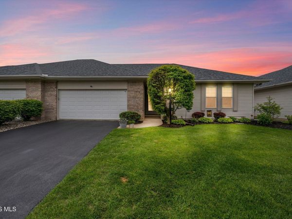 2535 Lake Vista Drive, Toledo, OH 43614
