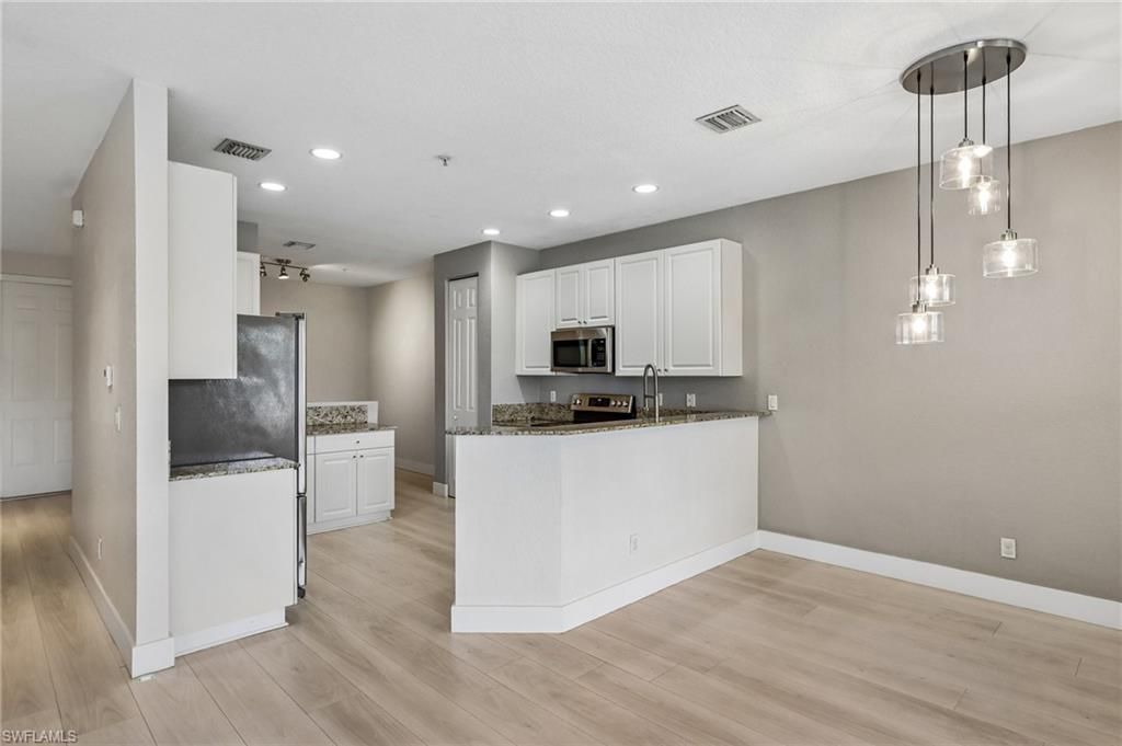 1410 Mariposa Cir, Unit 102, Naples, FL 34105 Photo
