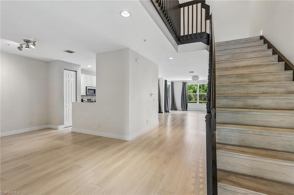 1410 Mariposa Cir, Unit 102, Naples, FL 34105 Photo