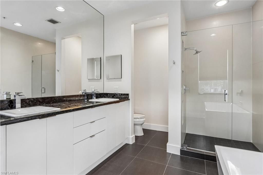 1410 Mariposa Cir, Unit 102, Naples, FL 34105 Photo