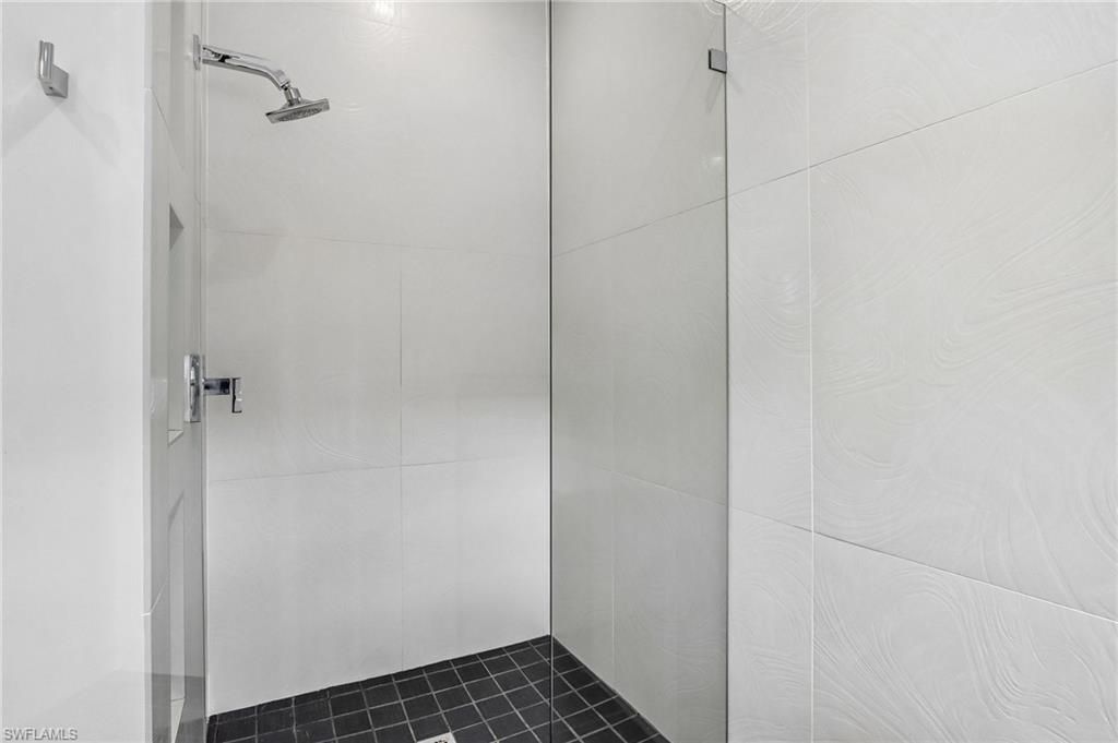 1410 Mariposa Cir, Unit 102, Naples, FL 34105 Photo