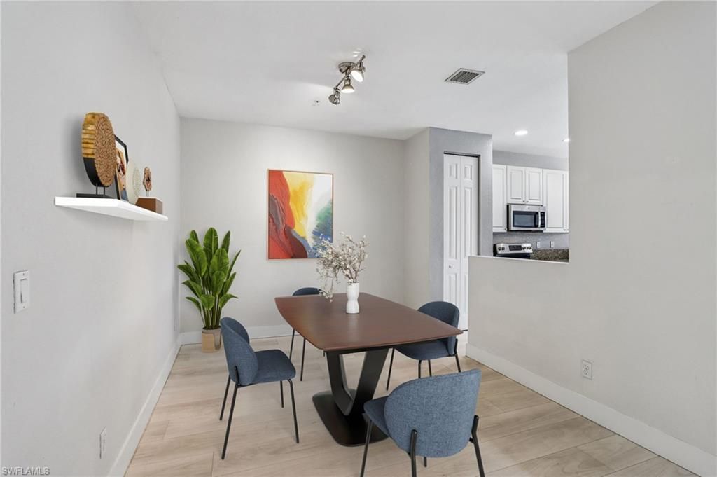 1410 Mariposa Cir, Unit 102, Naples, FL 34105 Photo