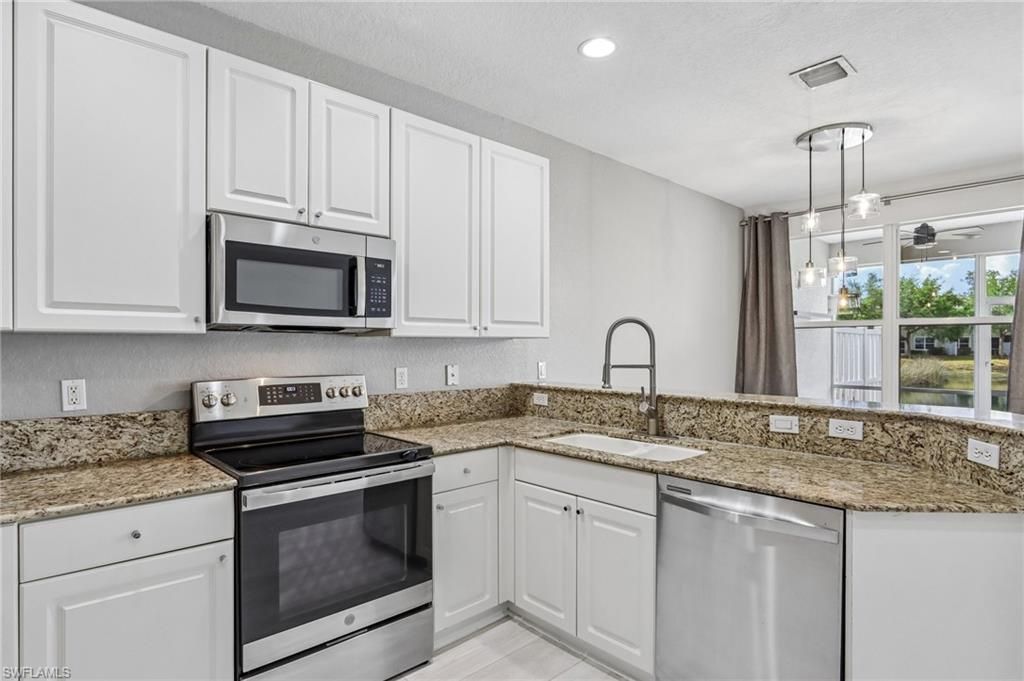 1410 Mariposa Cir, Unit 102, Naples, FL 34105 Photo