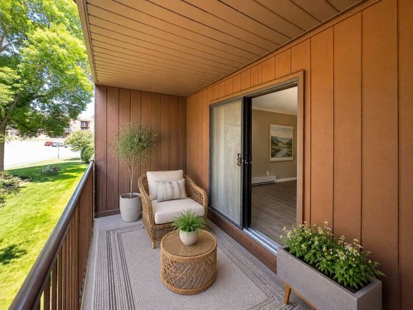 2680 Oxford Street N, Unit 132, Roseville, MN 55113