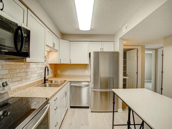 2680 Oxford Street N, Unit 132, Roseville, MN 55113