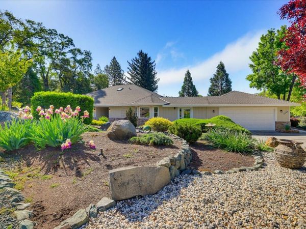 18649 Wildflower Dr, Penn Valley, CA 95946