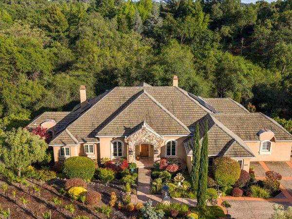 2620 Vineyard Dr, Auburn, CA 95603