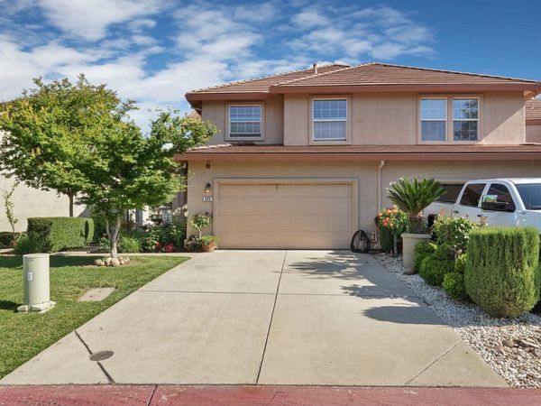 825 Polar Bear Cir, Galt, CA 95632