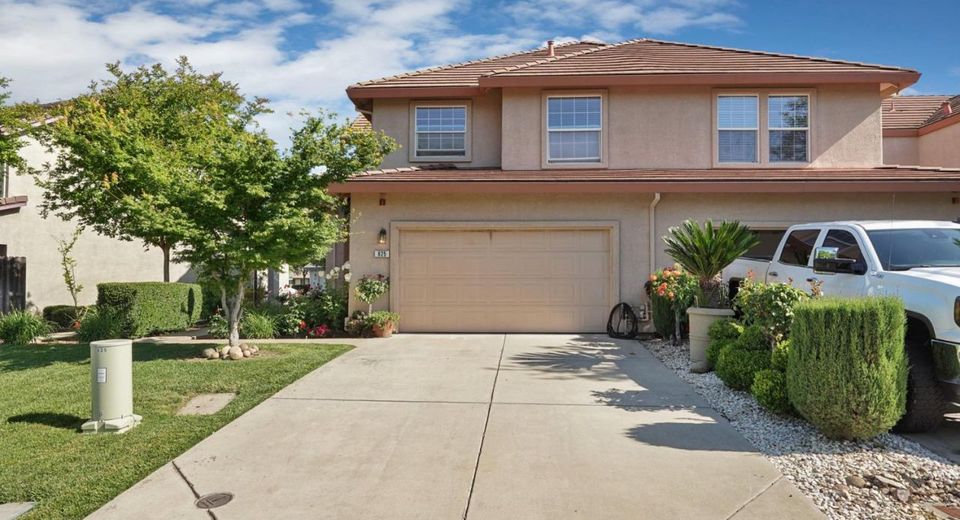 825 Polar Bear Cir, Galt, CA 95632 Photo