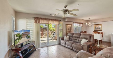825 Polar Bear Cir, Galt, CA 95632 Photo