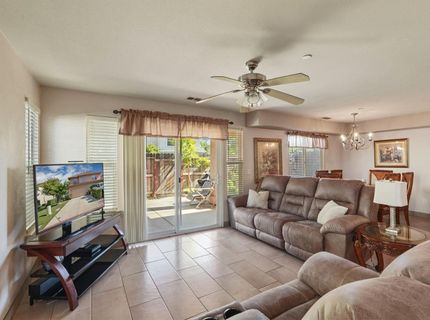 825 Polar Bear Cir, Galt, CA 95632 Photo