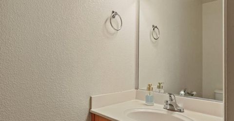 825 Polar Bear Cir, Galt, CA 95632 Photo