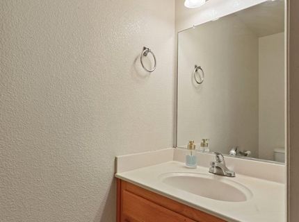 825 Polar Bear Cir, Galt, CA 95632 Photo