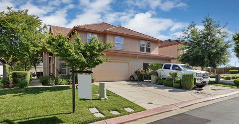 825 Polar Bear Cir, Galt, CA 95632 Photo