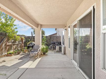 825 Polar Bear Cir, Galt, CA 95632 Photo