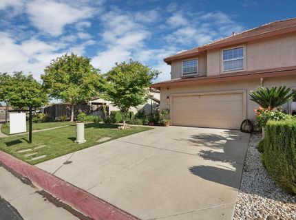 825 Polar Bear Cir, Galt, CA 95632 Photo