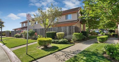 825 Polar Bear Cir, Galt, CA 95632 Photo
