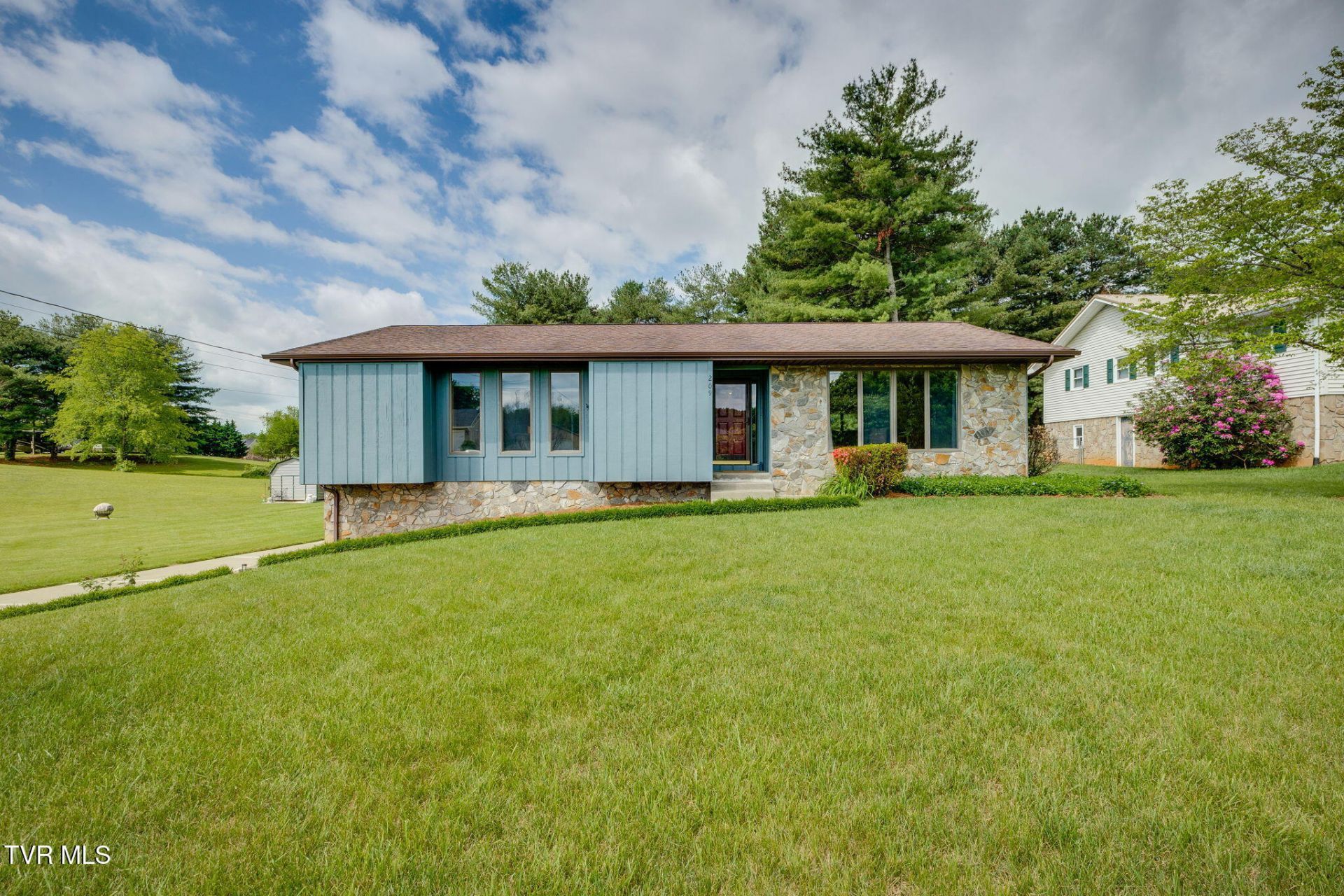 209 Harmony Acres Drive, Unit E, Jonesborough, TN 37659 Main Photo