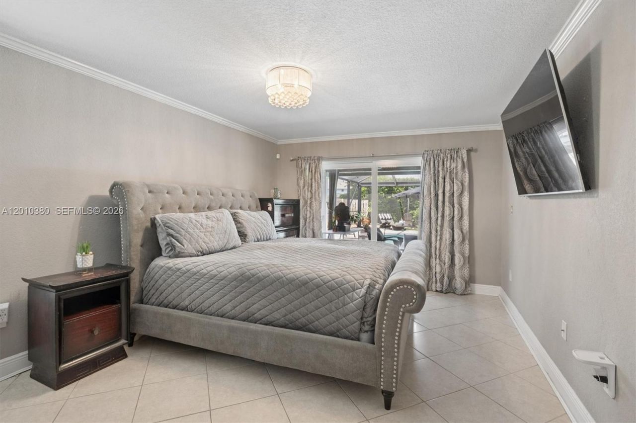 811 Amherst Ave, Davie, FL 33325 Photo