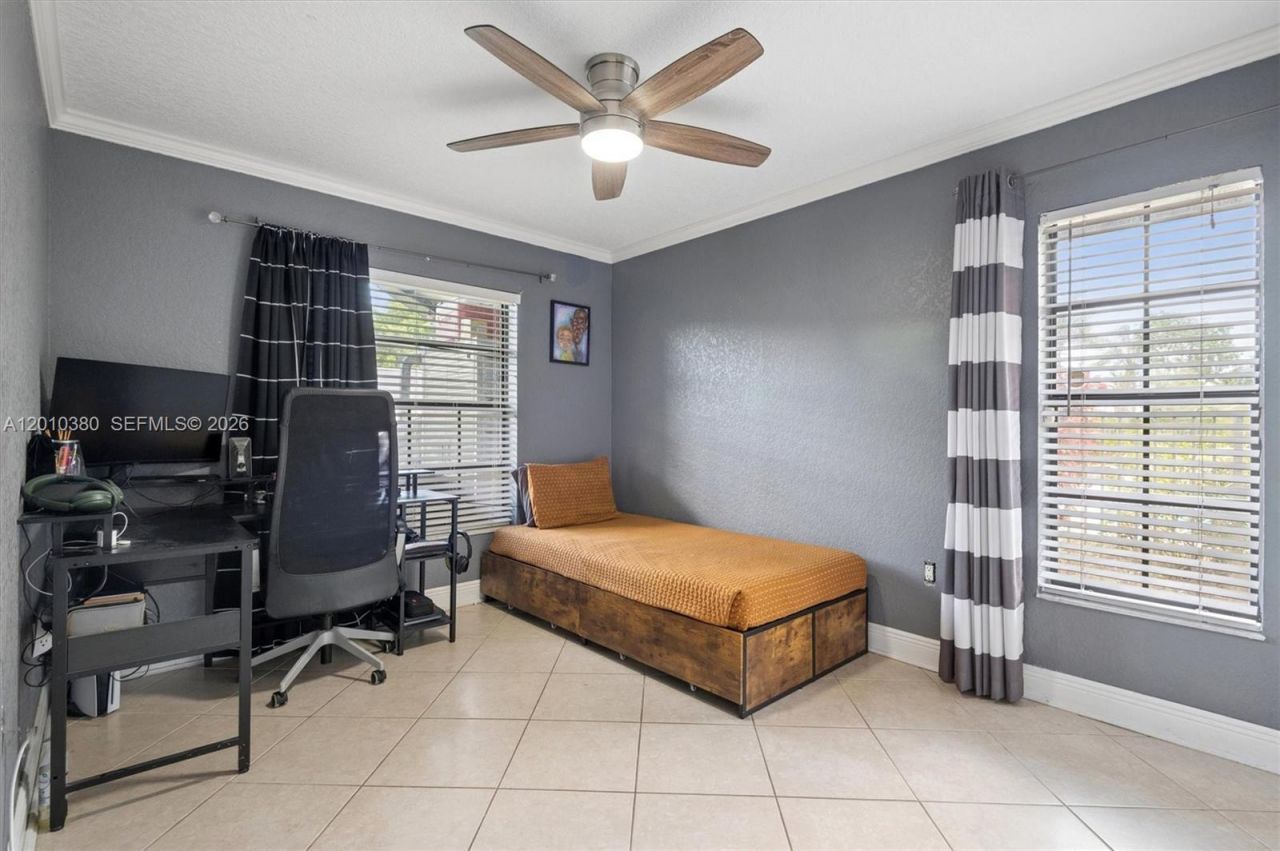 811 Amherst Ave, Davie, FL 33325 Photo