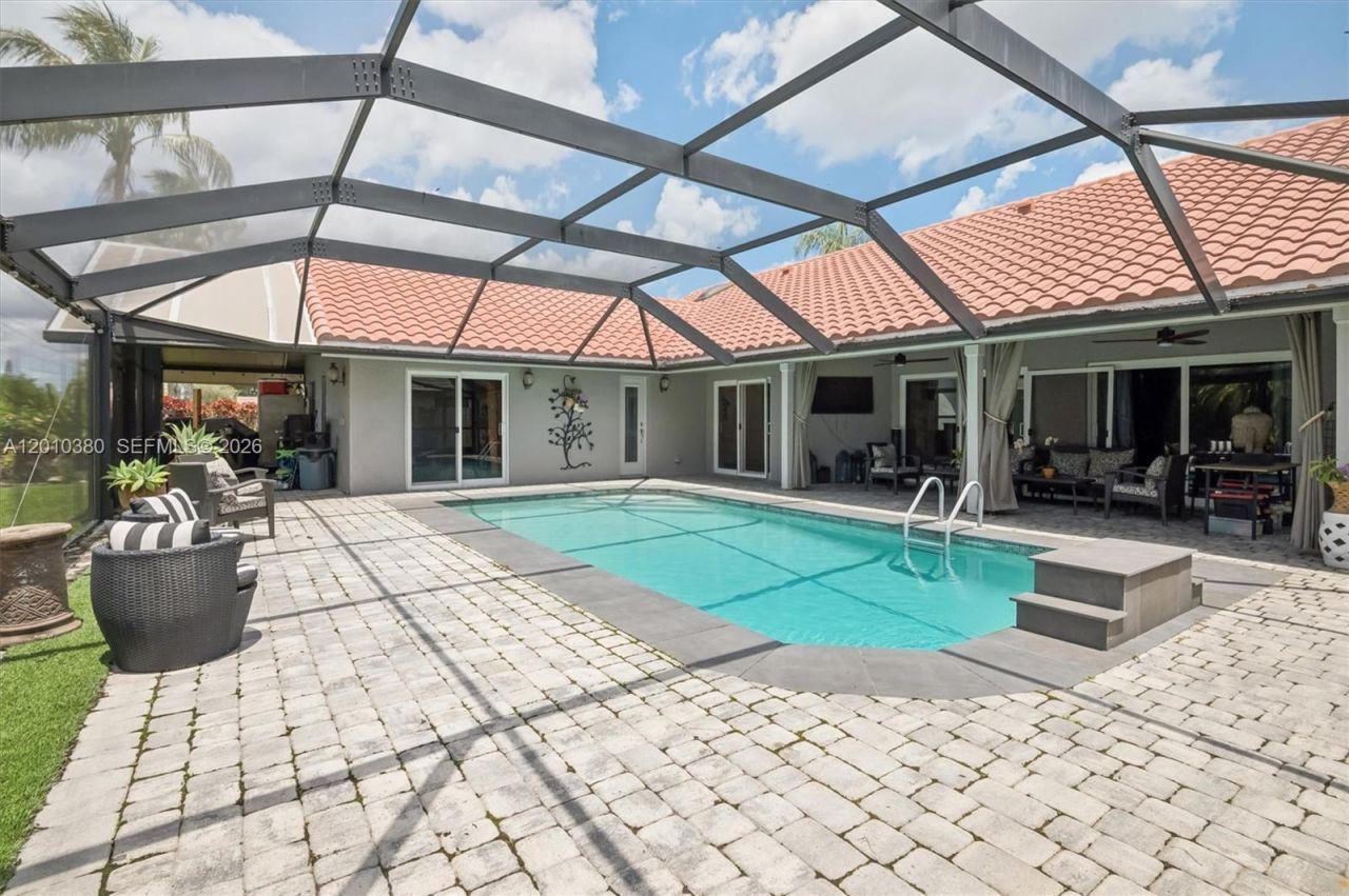 811 Amherst Ave, Davie, FL 33325 Photo