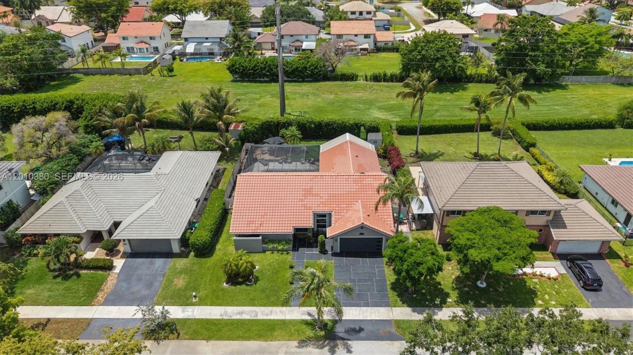 811 Amherst Ave, Davie, FL 33325 Photo