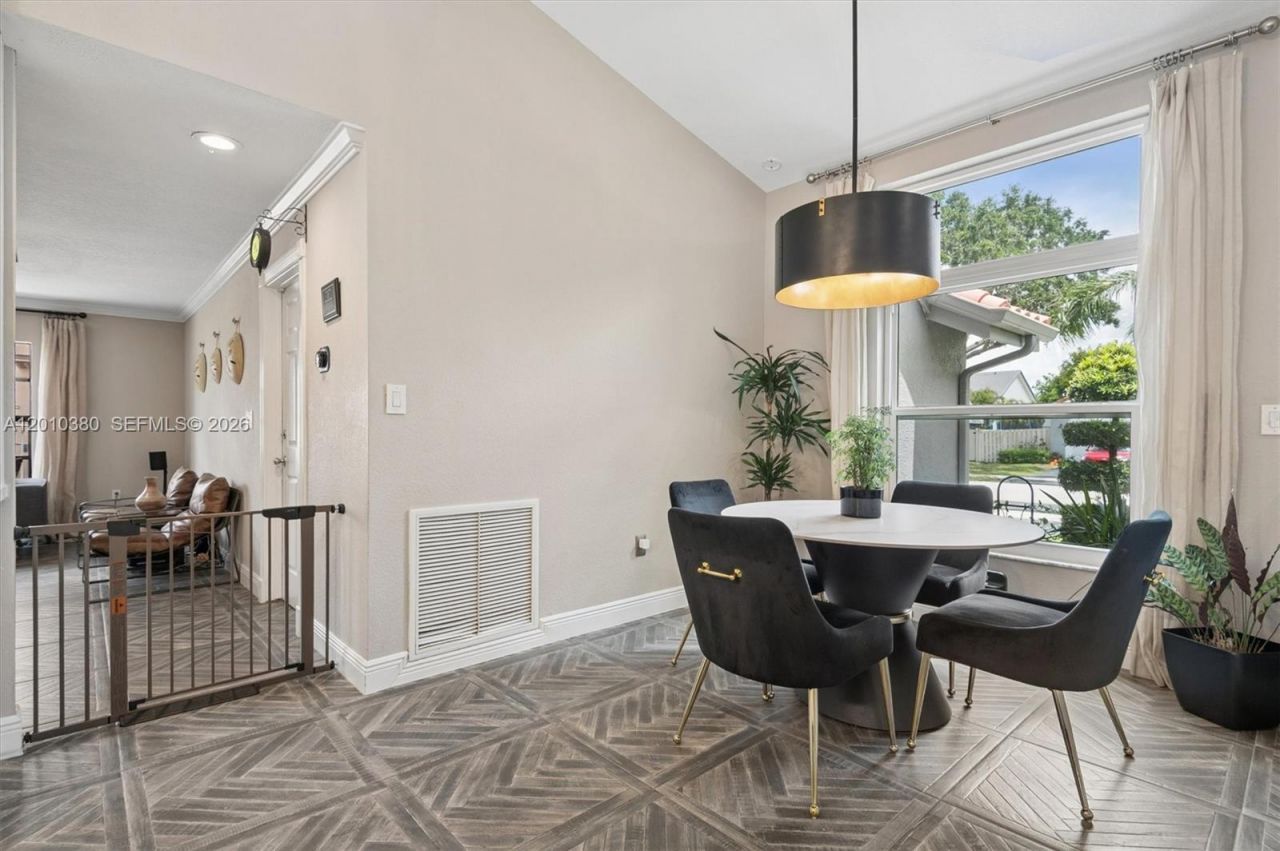 811 Amherst Ave, Davie, FL 33325 Photo