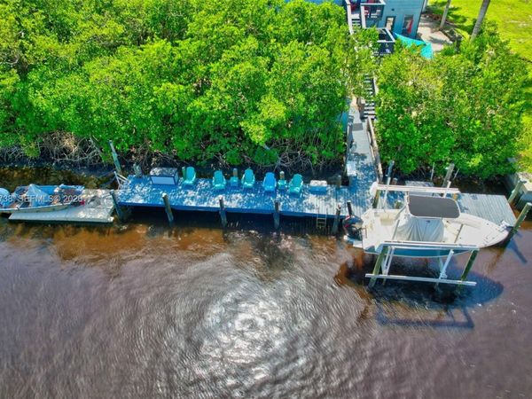 936 Panther Creek Ln , Everglades City, FL 34114