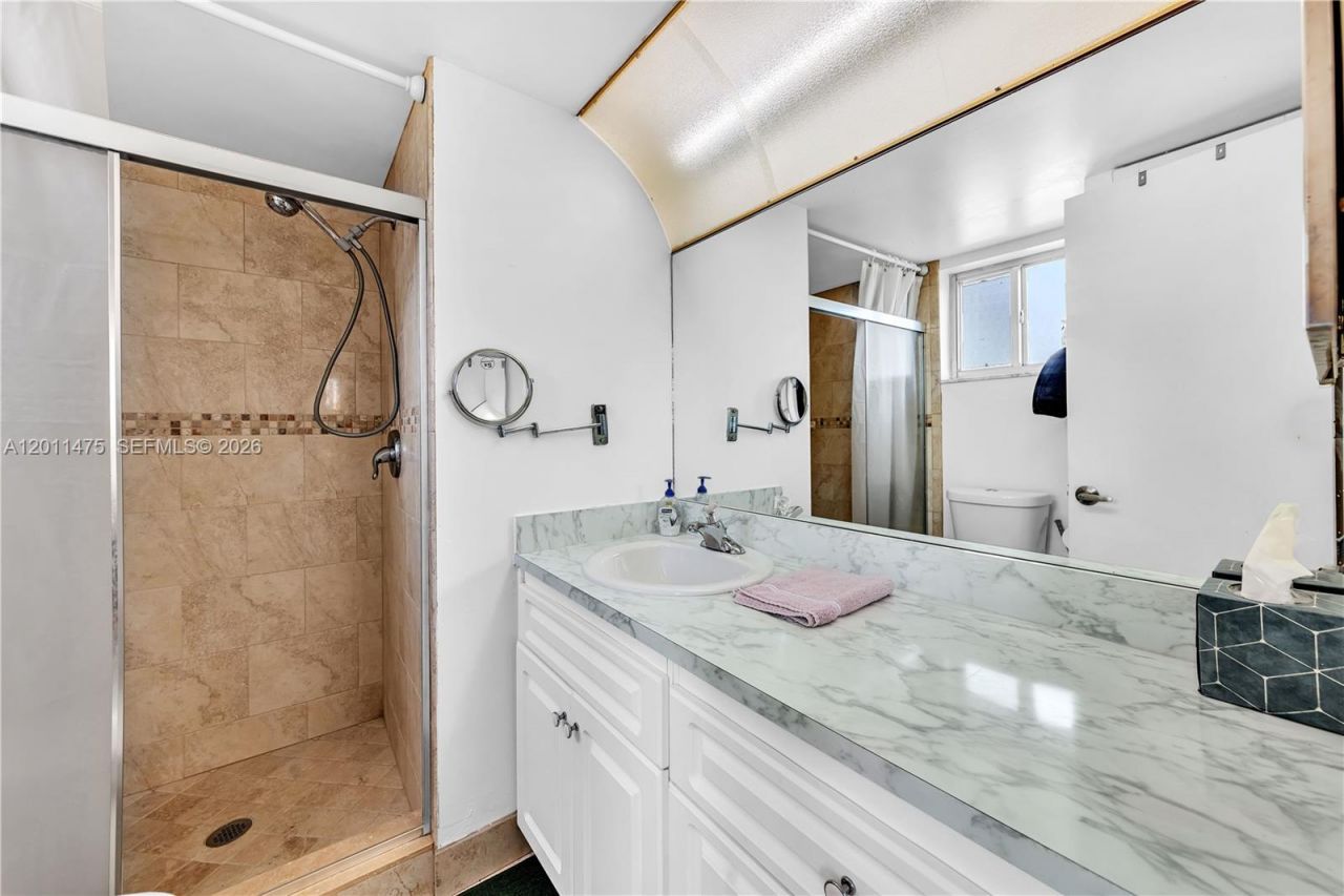 8465 Sunrise Lakes Blvd , Unit 212, Sunrise, FL 33322 Photo