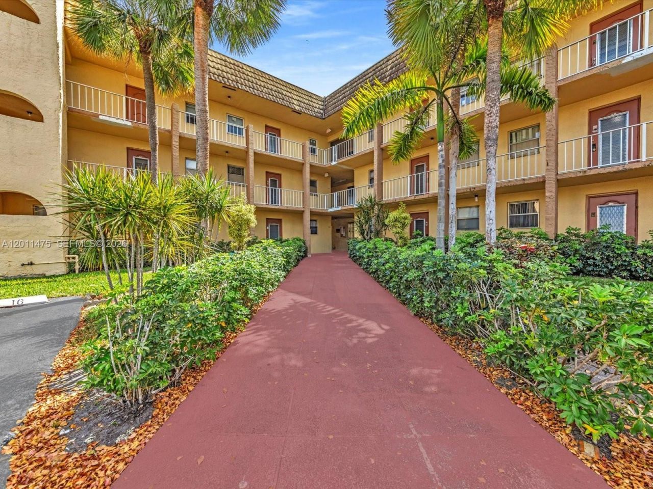 8465 Sunrise Lakes Blvd , Unit 212, Sunrise, FL 33322 Photo