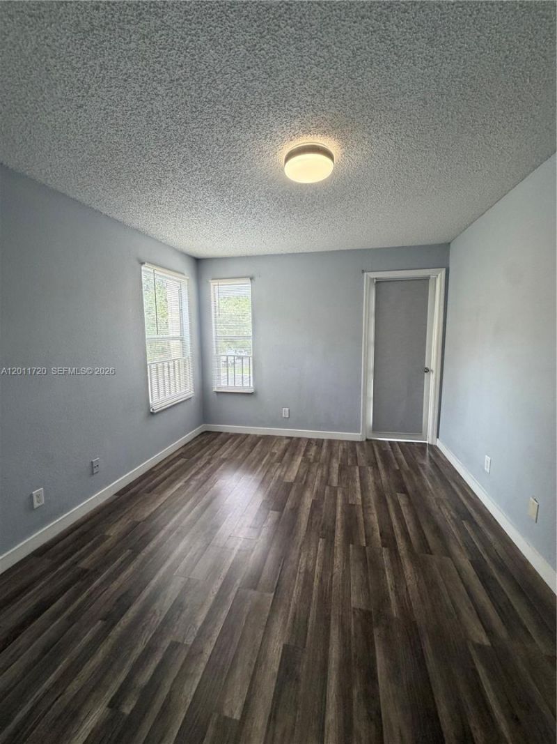 1306o0 Vista Isles Drive , Unit 221, Sunrise, FL 33325 Photo