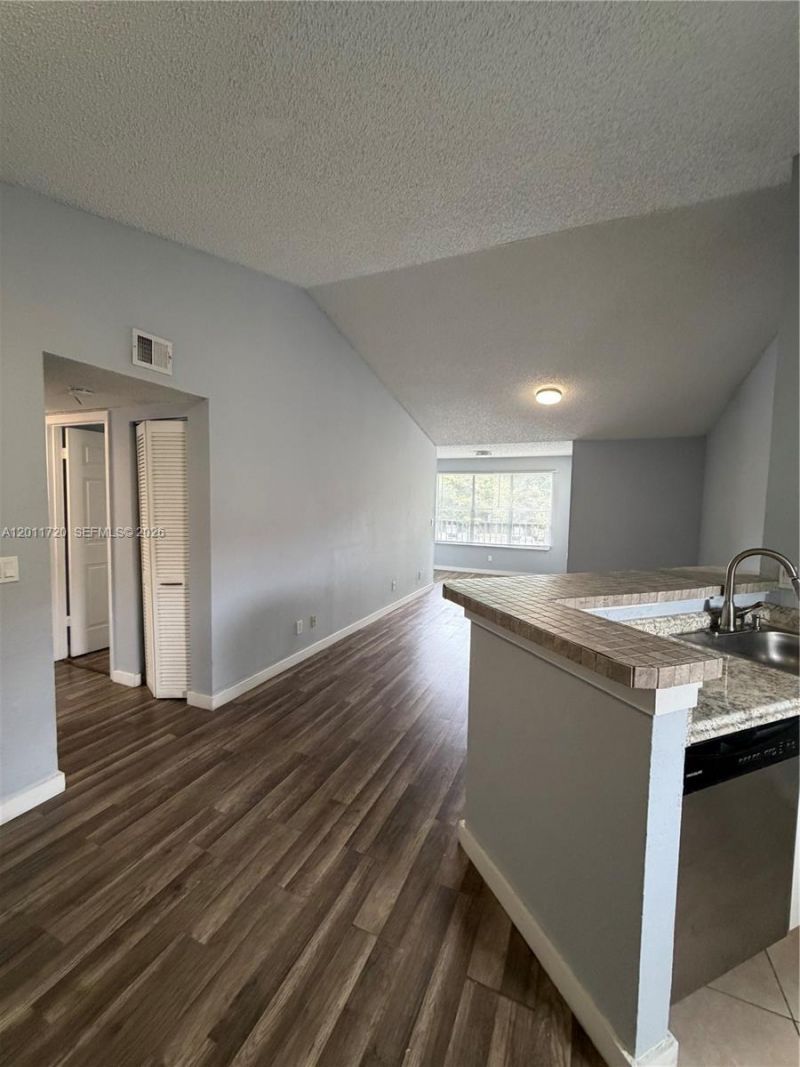 1306o0 Vista Isles Drive , Unit 221, Sunrise, FL 33325 Photo