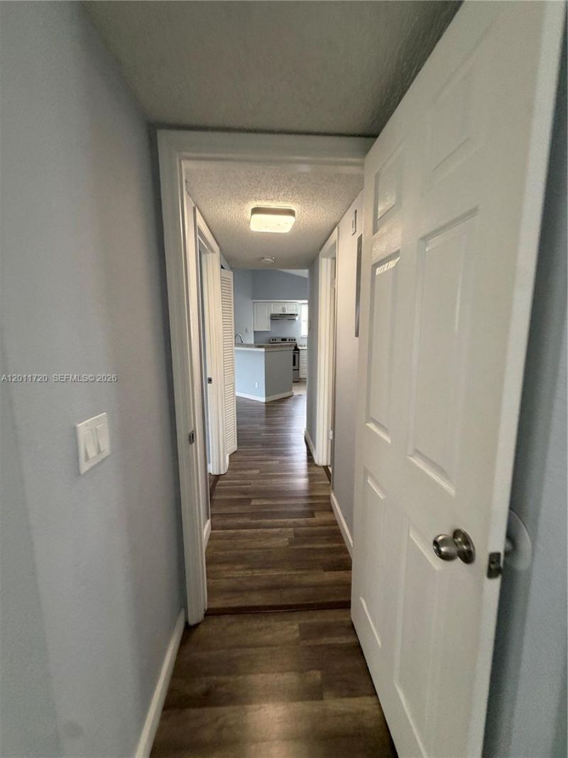 1306o0 Vista Isles Drive , Unit 221, Sunrise, FL 33325 Photo