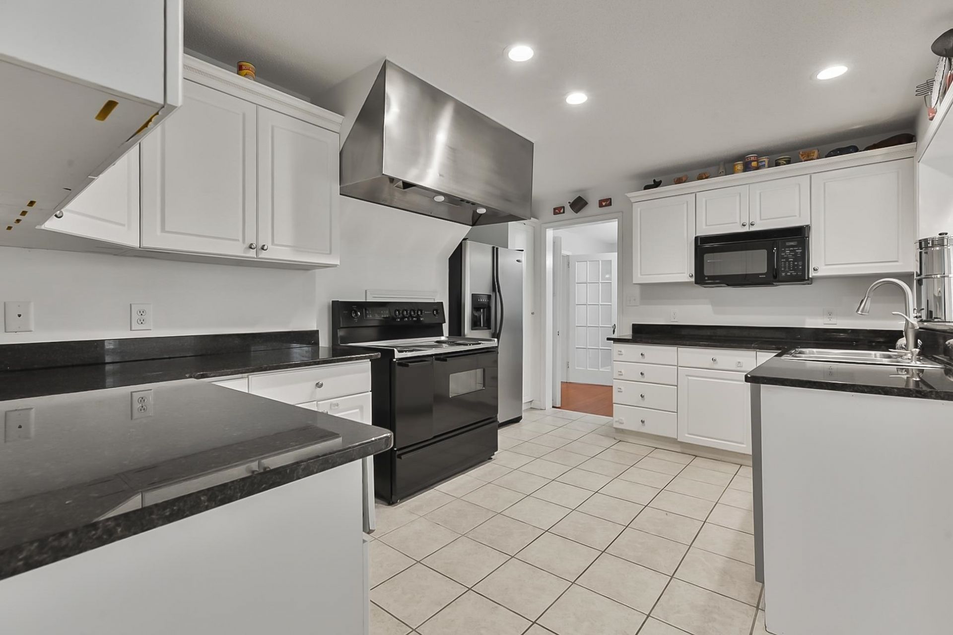 3806 Bryant St. Photo 10