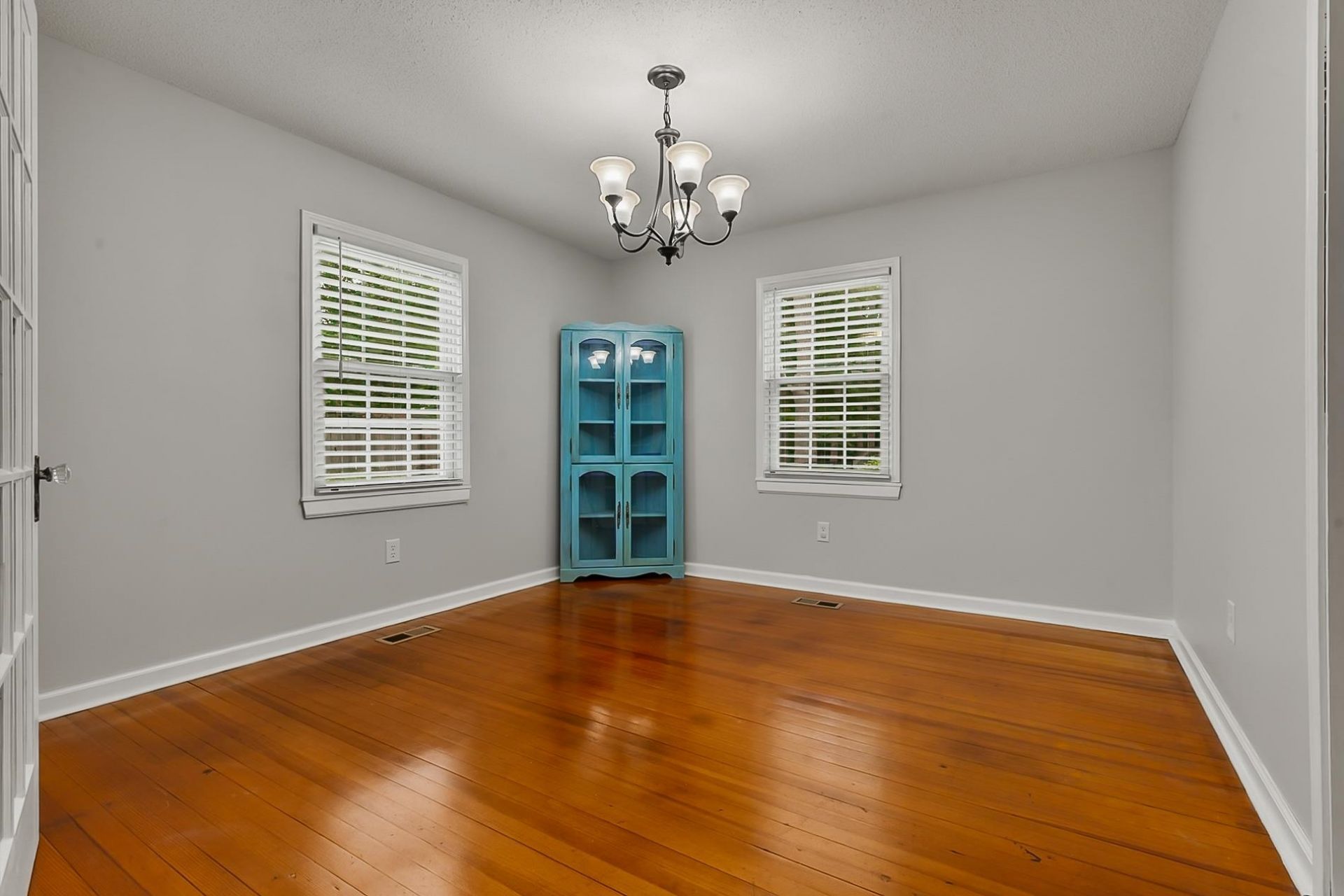 3806 Bryant St. Photo 7