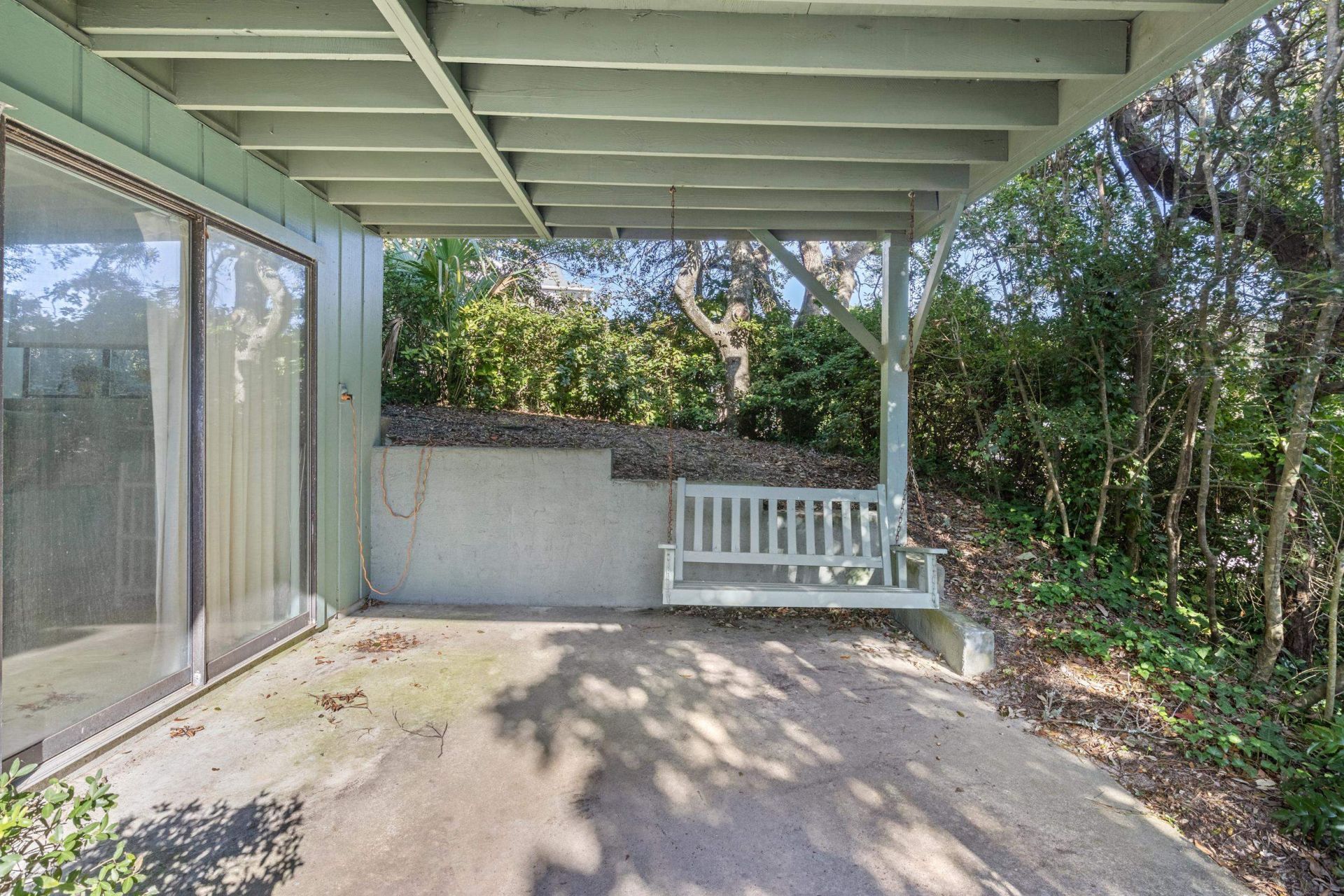 1000 Strand Ave. Photo 16