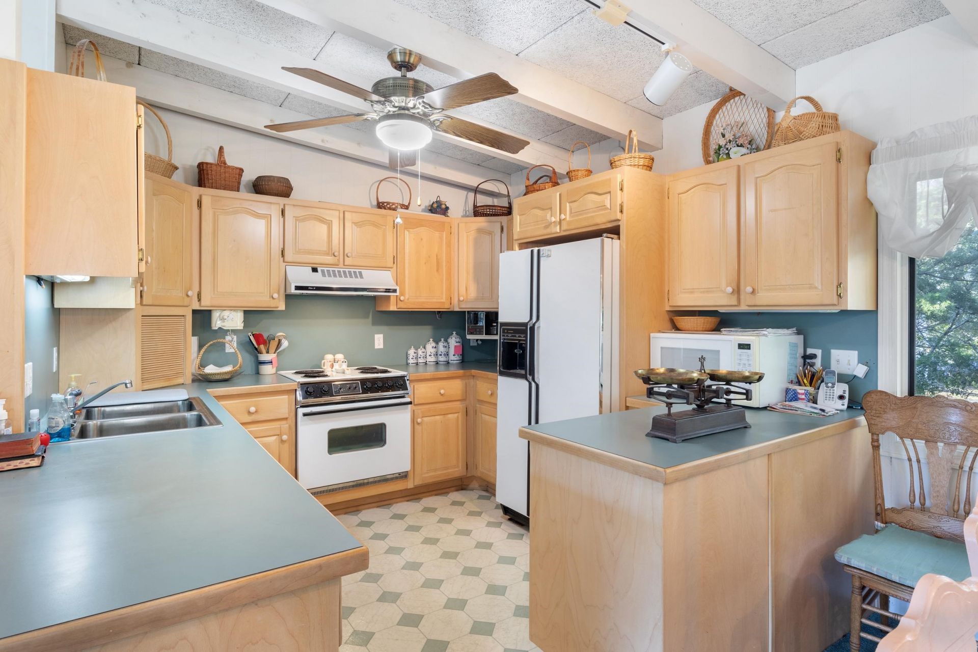 1000 Strand Ave. Photo 27