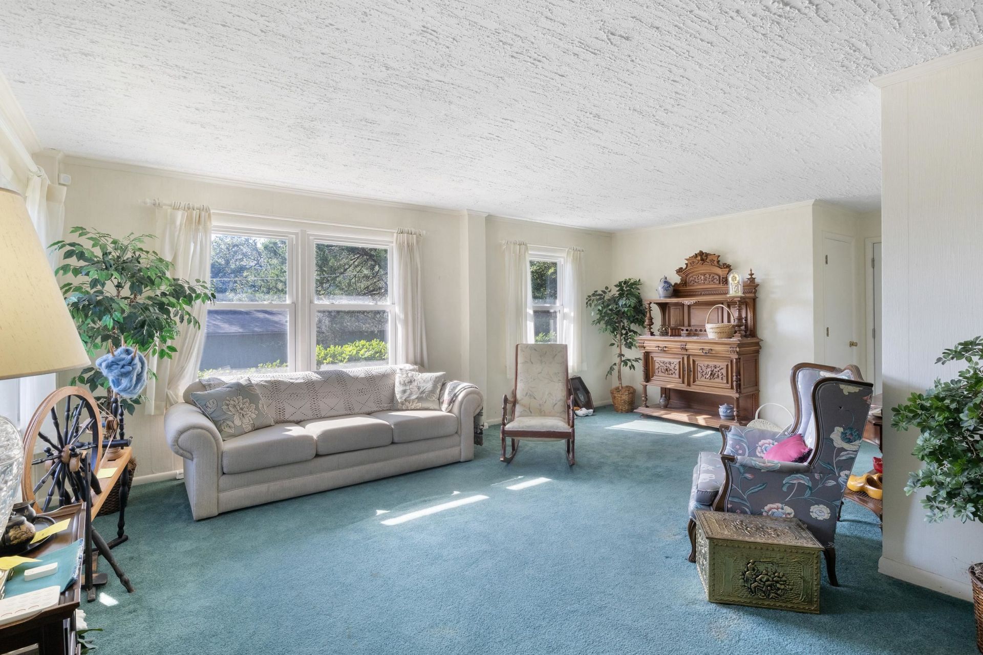 1000 Strand Ave. Photo 9