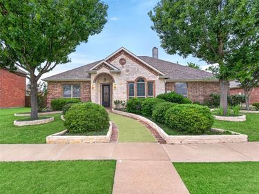 9861 Chamber Hall Drive, Frisco, TX 75033