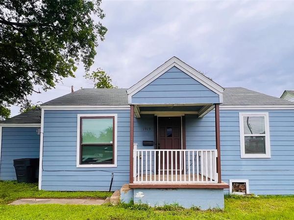 1919 E Ledbetter Drive, Dallas, TX 75216