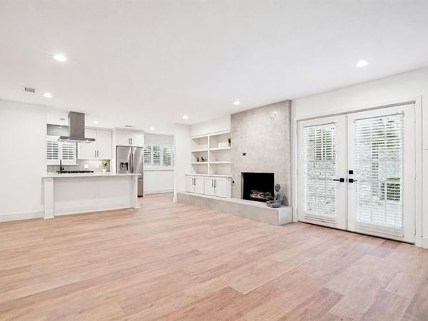 3817 Crestpark Drive, Farmers Branch, TX 75244