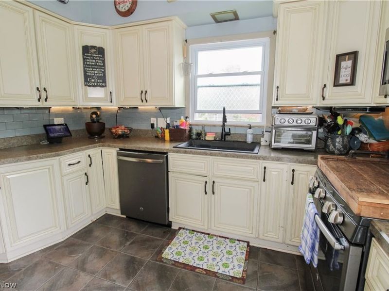 4040 Broadway , Lorain, OH 44052 Photo 10