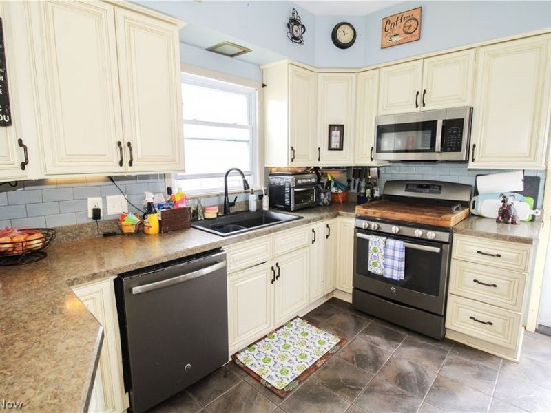 4040 Broadway , Lorain, OH 44052 Photo 12