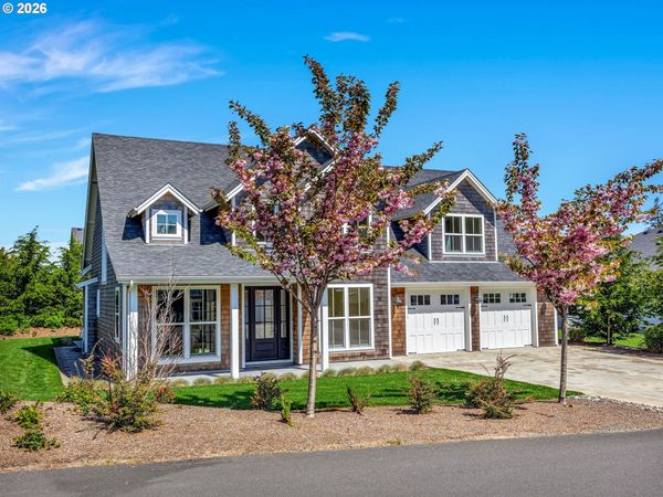 664 10TH ST, Gearhart, OR 97138