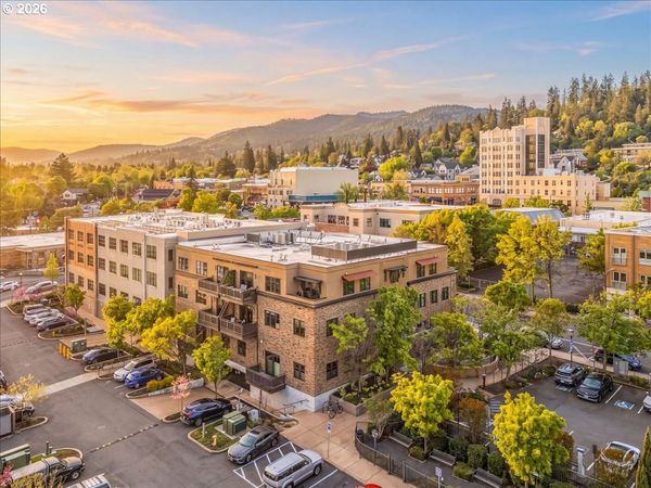 175 LITHIA WAY, Unit 303, Ashland, OR 97520
