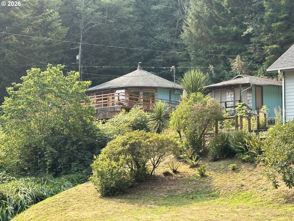 6064 SANTA RD, Florence, OR 97439